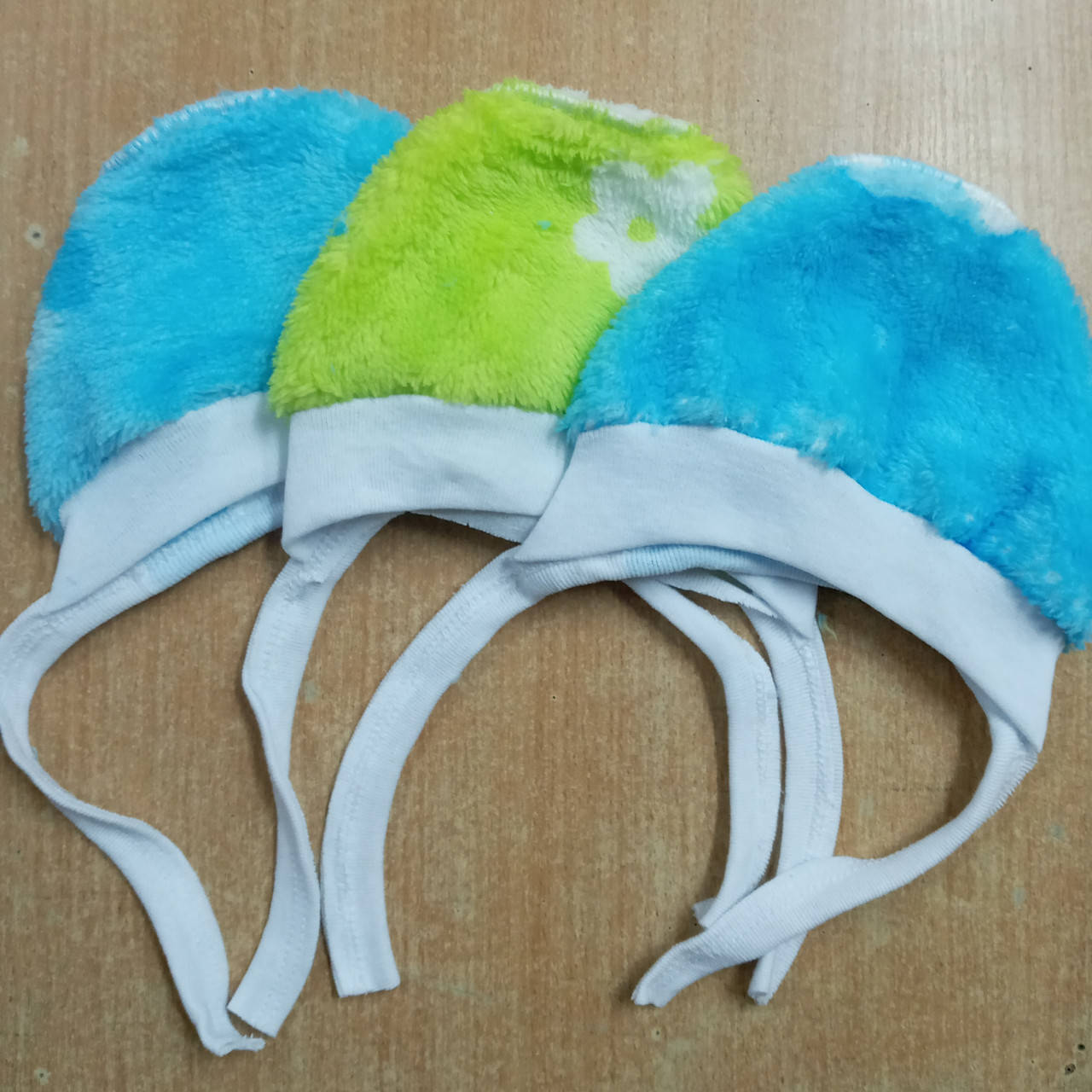 

Шапочка на завязках, р.62теплая