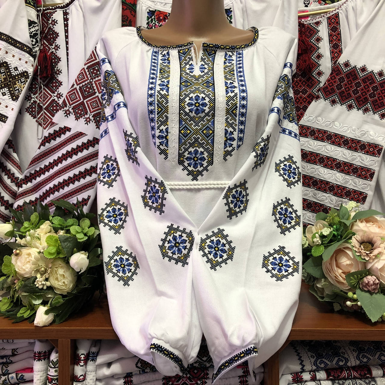 

Сорочка наче сонечко і небо для ніжних наче пір‘їнка жінок!, Синий