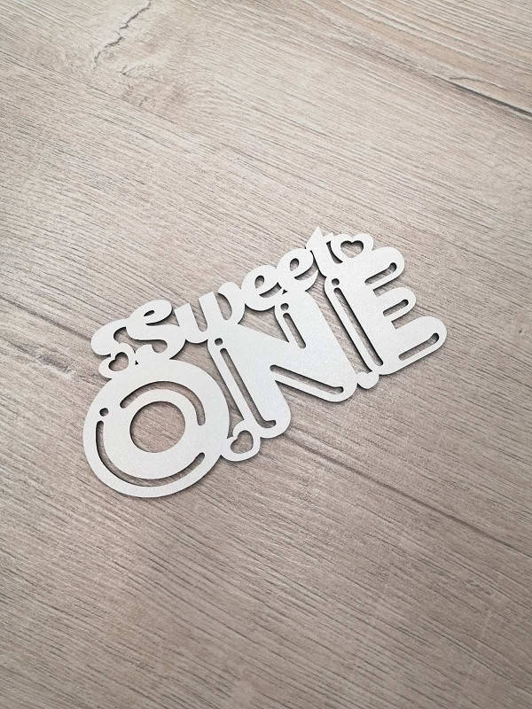 

Слово ламинированное в подарочную коробку Sweet one