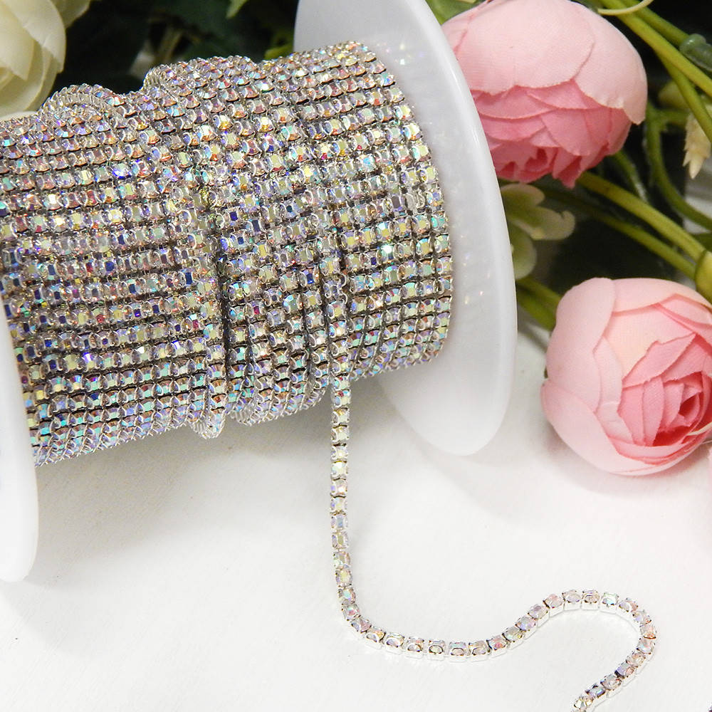 

Стразовая цепь SS6 (2 мм) с промежутком, камень АВ, серебро (20 см)