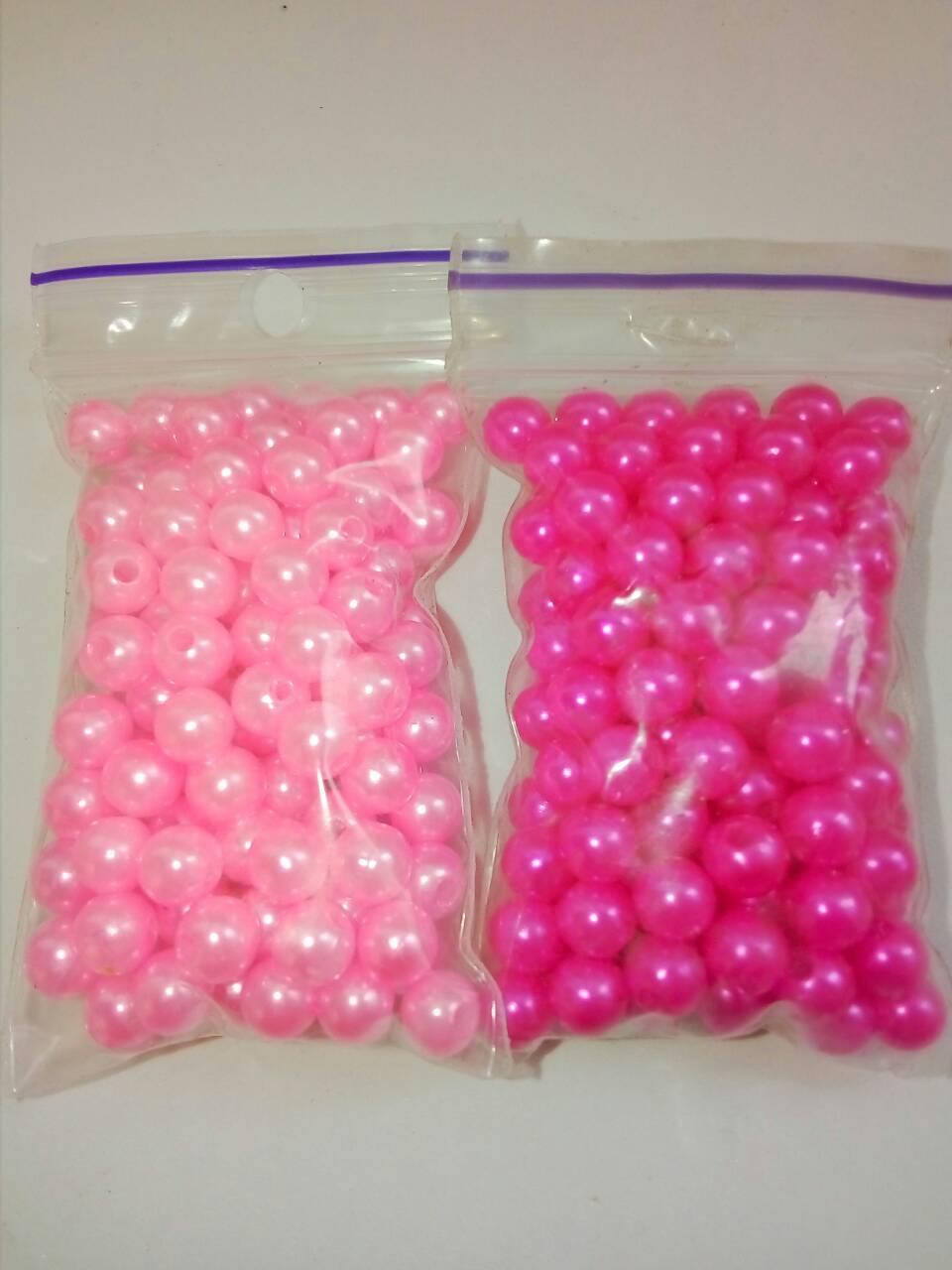 

Бусины перламутровые №6 12 г светлый розовый (слева)