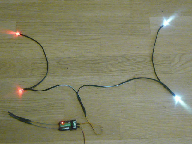

Свет вкл/выкл с пульта 2 бел + 2 кр