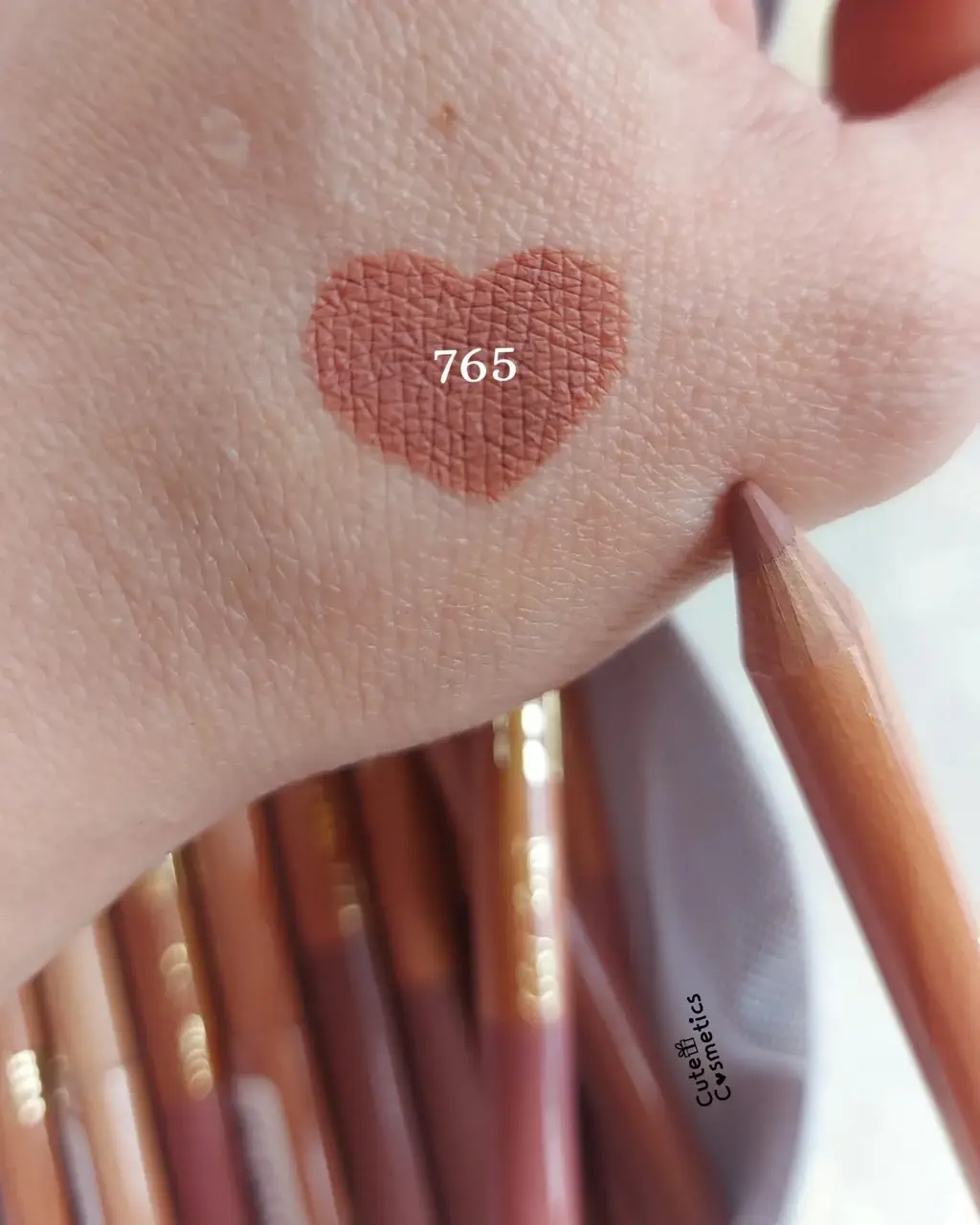 

Олівець для губ Miss Tais, Чехія 765