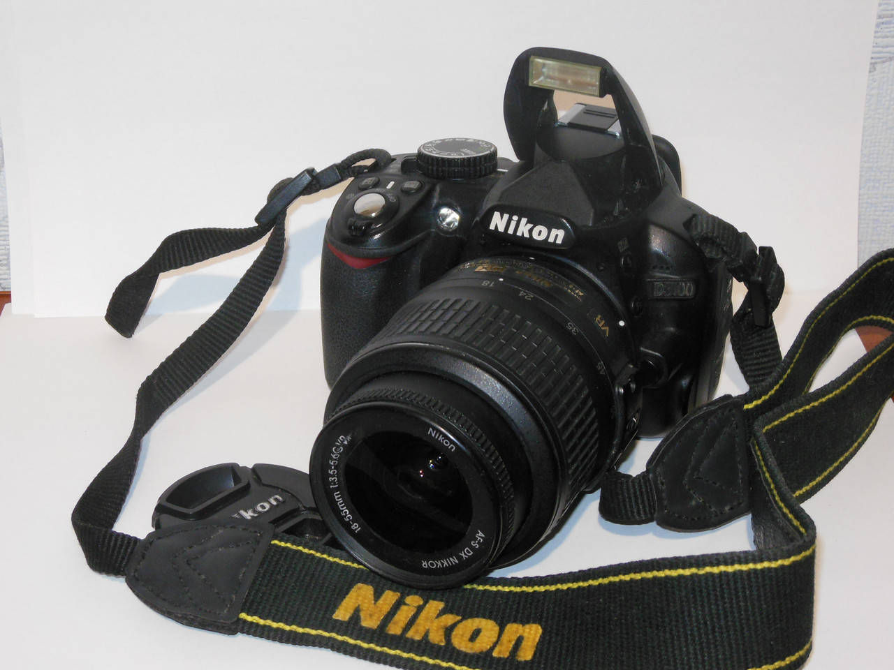 

Зеркальный фотоаппарат Nikon D3100 Kit - 14.2 Мп - CMOS - Full HD - Идеал !