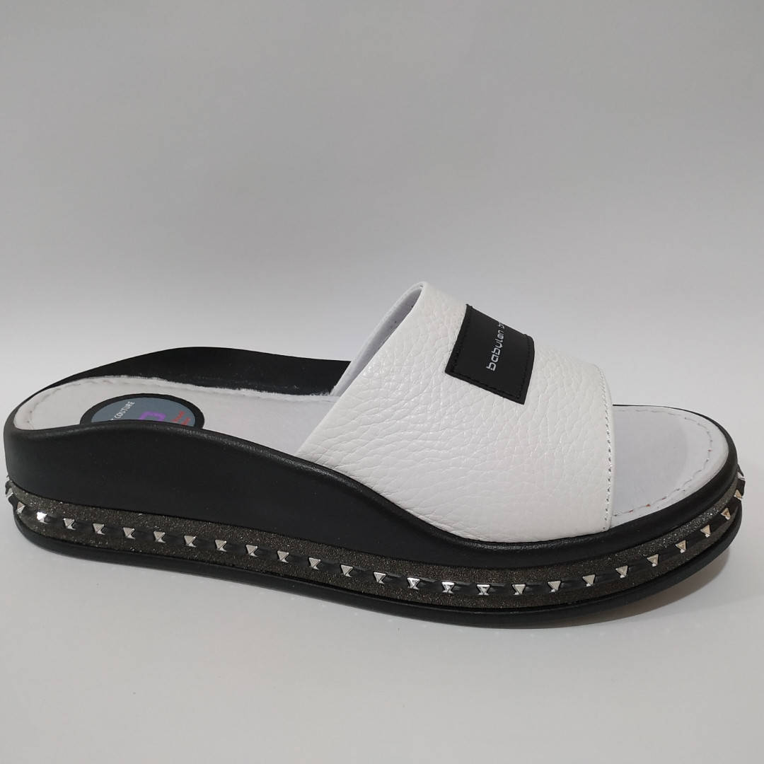 

Женские кожаные шлепанцы BABYLON