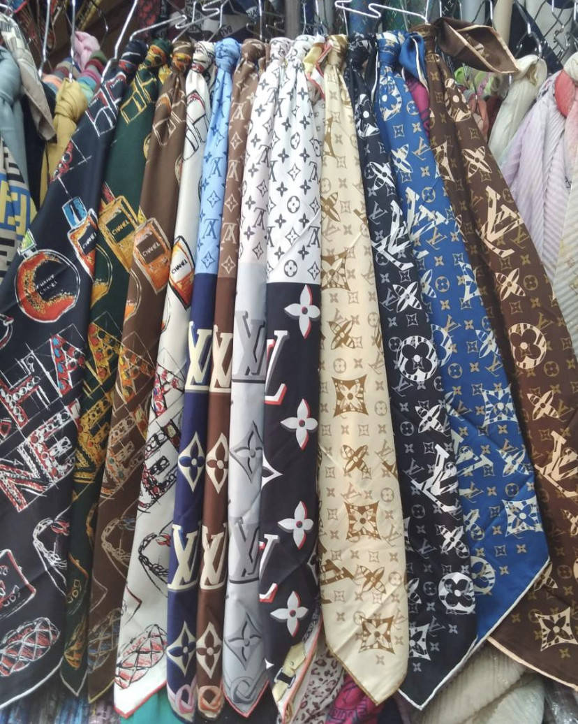 

Платок женский из искусственного шелка 80/80 см, Разные цвета