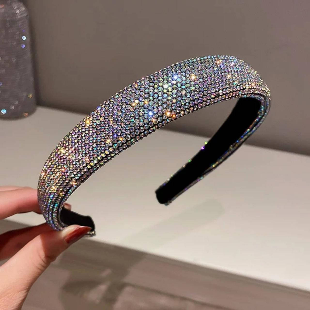 

Обруч для волос со стразами. Обруч для волос из страз. Ободок на головы в камнях. Блестящий ободок на волосы