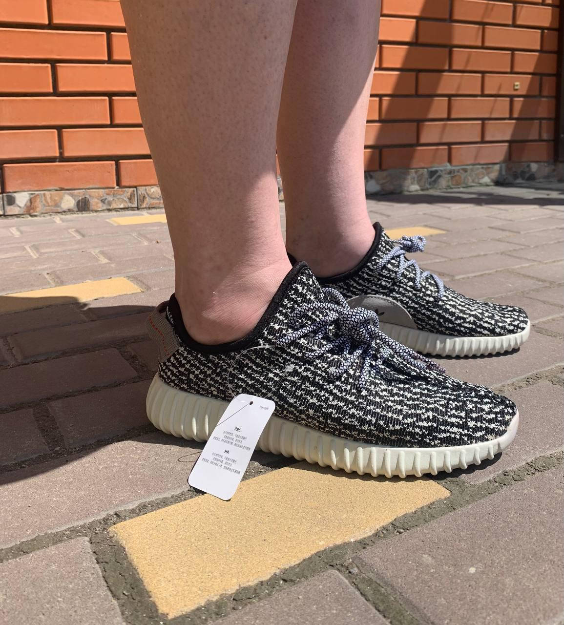 

Женские кроссовки Yeezy Boost 350 весенне-летние кроссы, Черно-белый