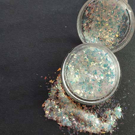 

Битое стекло (прозрачный переливается в зелёный, розовый и персиковый)