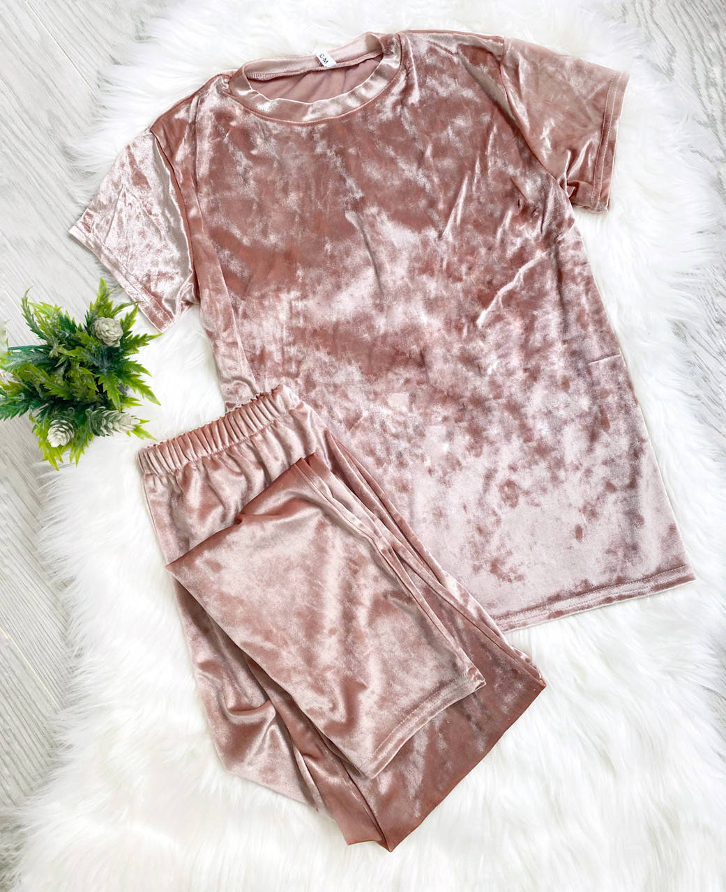 

Женский костюм для дома футболка и штаны L-XL