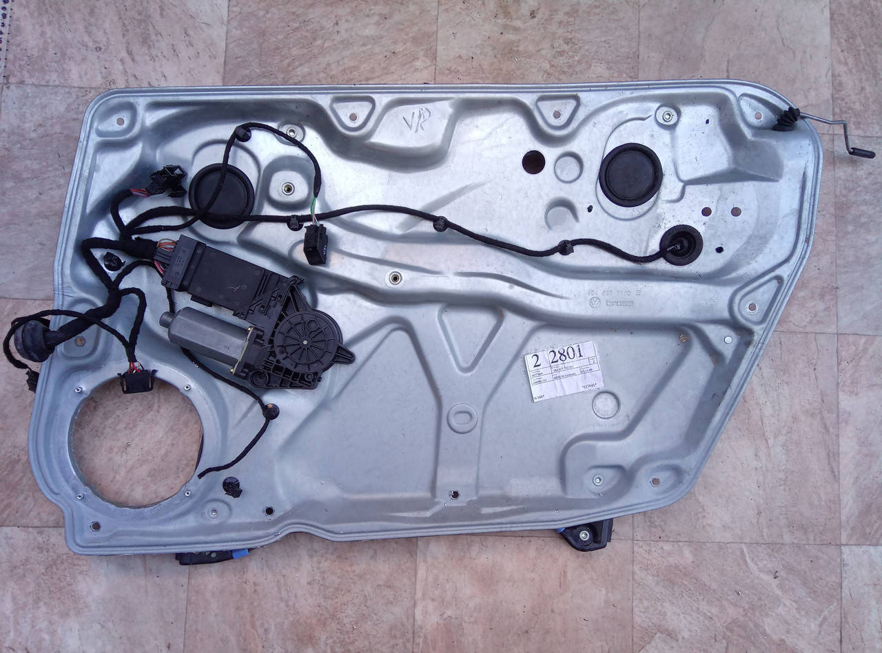 

Стеклоподъемник передний правый электрический Volkswagen Passat B-5 3B4 837 756 D, 3B4 837 752 EG