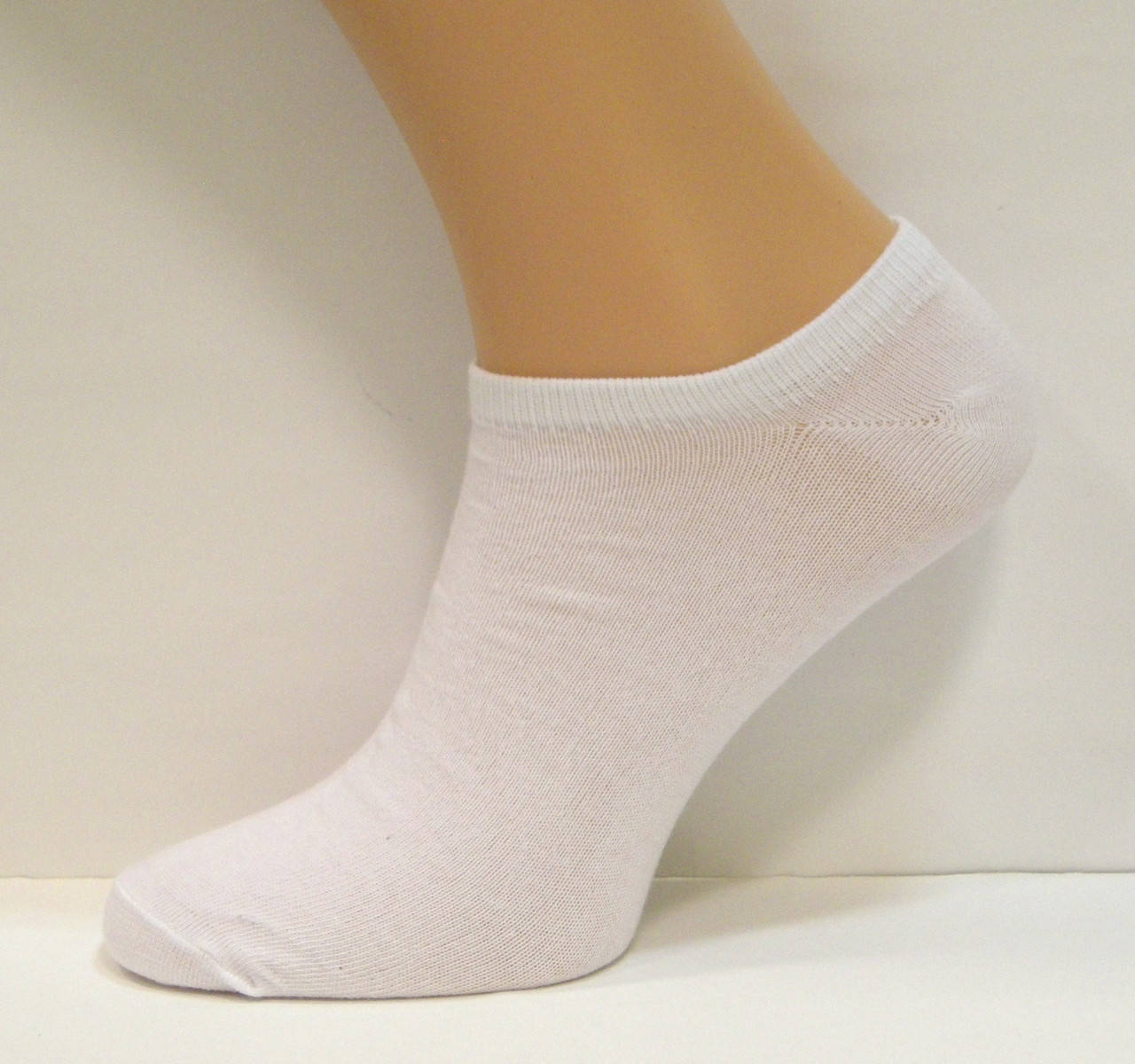 

Носки мужские низкие белого цвета