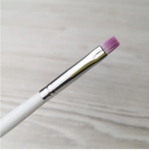 

Кисть для геля ровная Sweet Nails белая с сиреневым ворсом