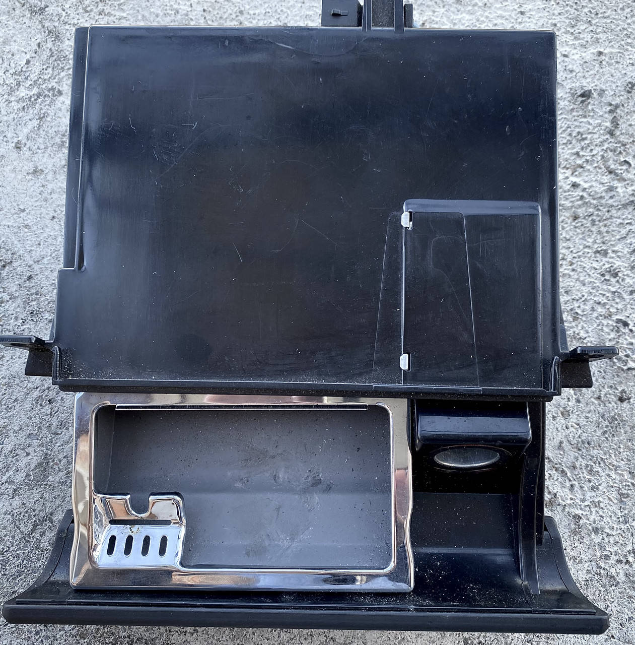 

Пепельница Audi A6 C5 (4B) 4B0857951