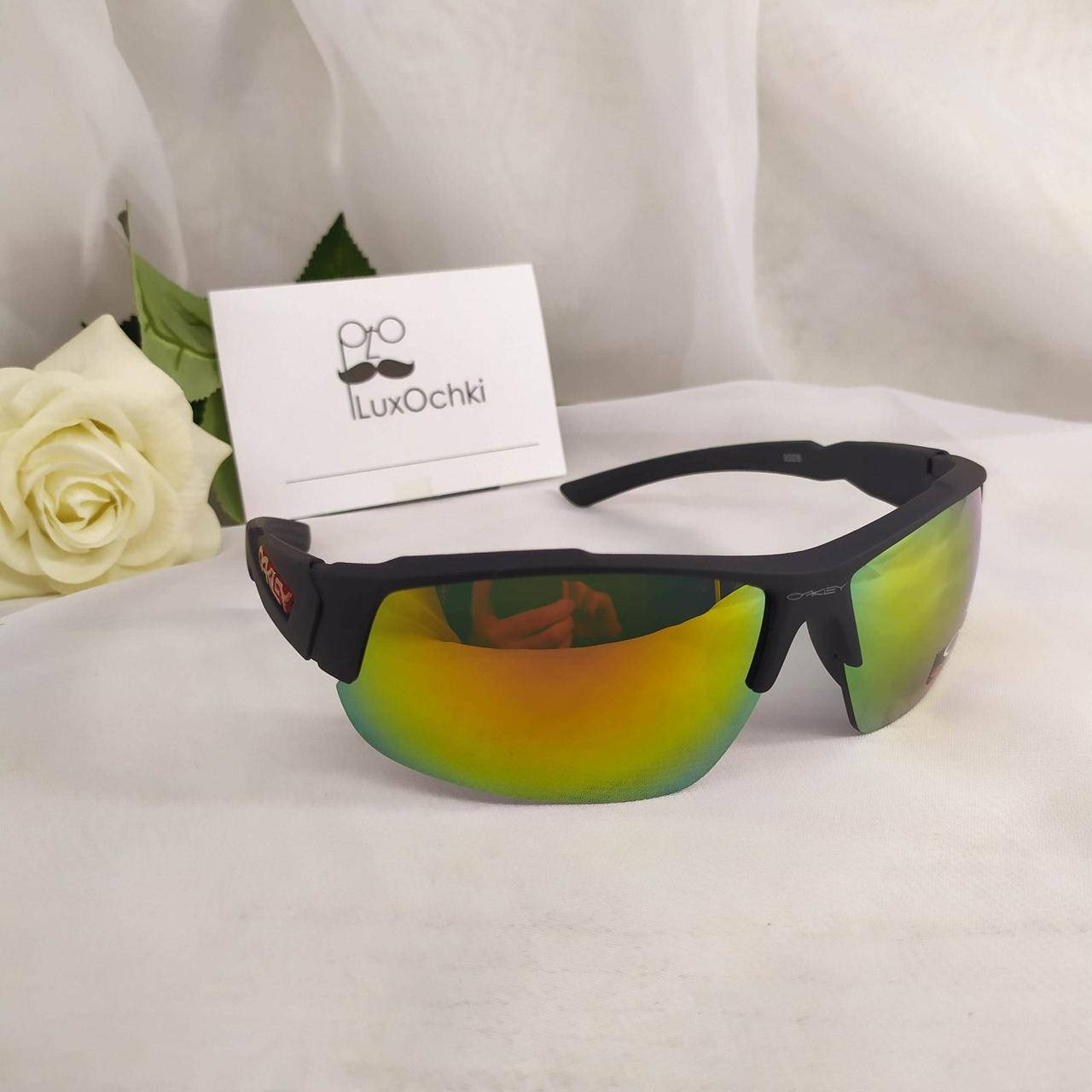 

Спортивные солнцезащитные очки oakley