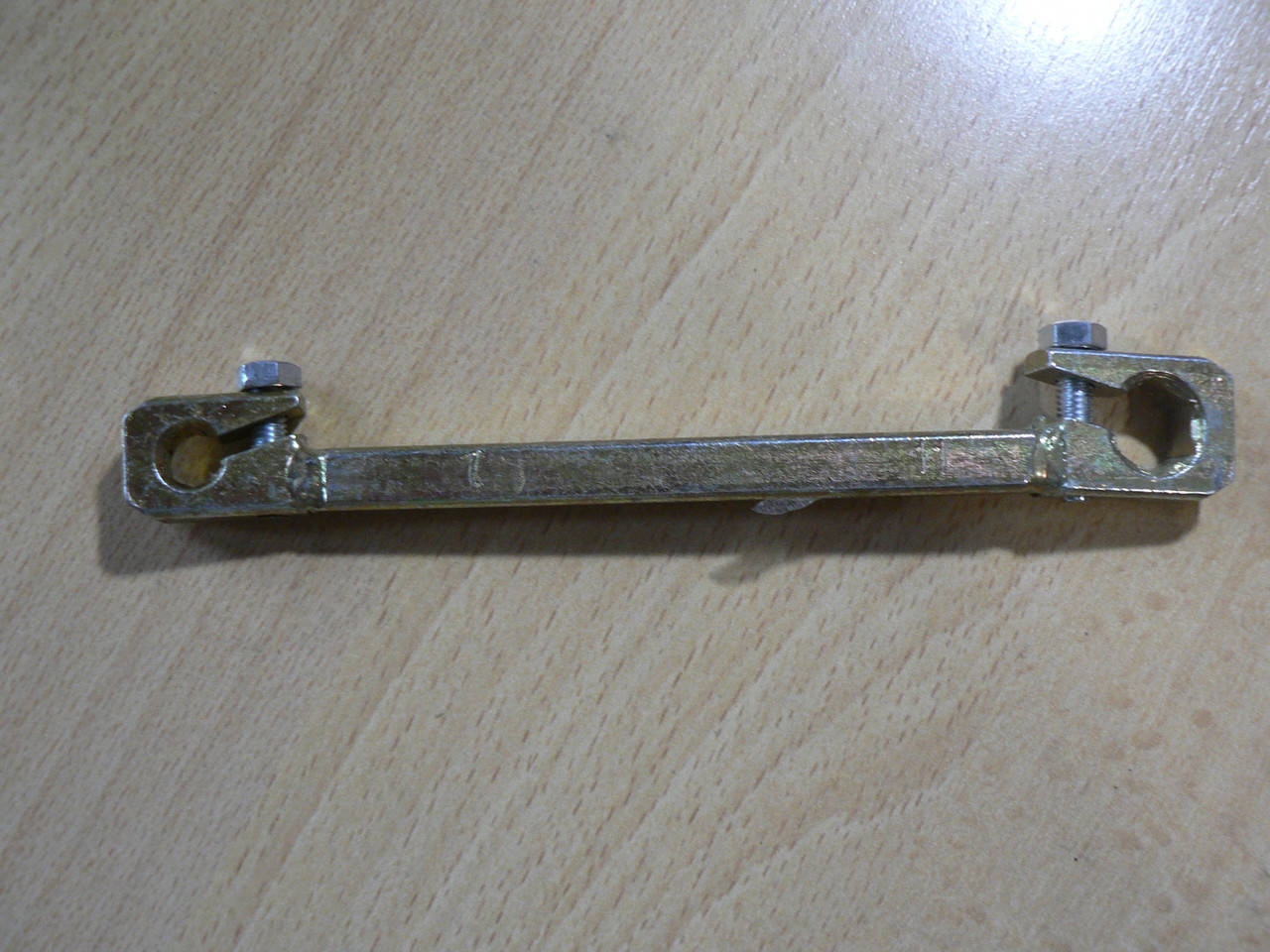 

Ключ прокачки тормозов 7х11 зажимной толщина 8мм Украина КООП