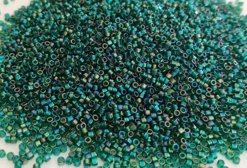 

Японський бісер Miyuki Delica 11/0 DB0175 Transparent Emerald AB