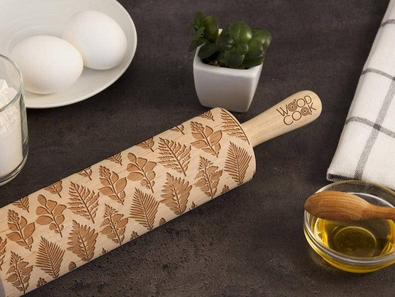 

Деревянный ролик для раскатки теста с узором «Папоротник» Ролик