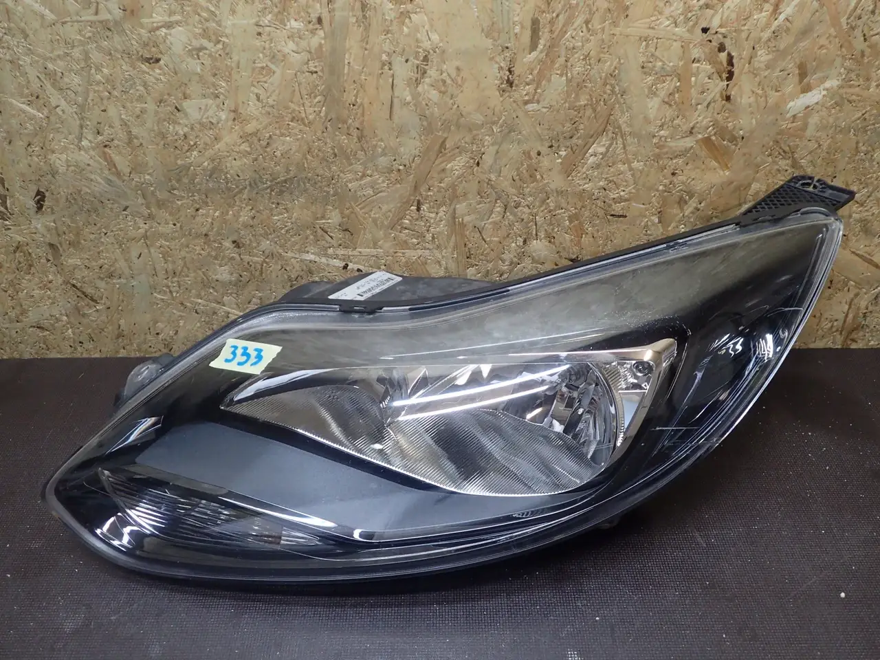 

Фара Ліва FORD FOCUS MK3 11-14 BM51-13W030 под заказ 2-4 дн