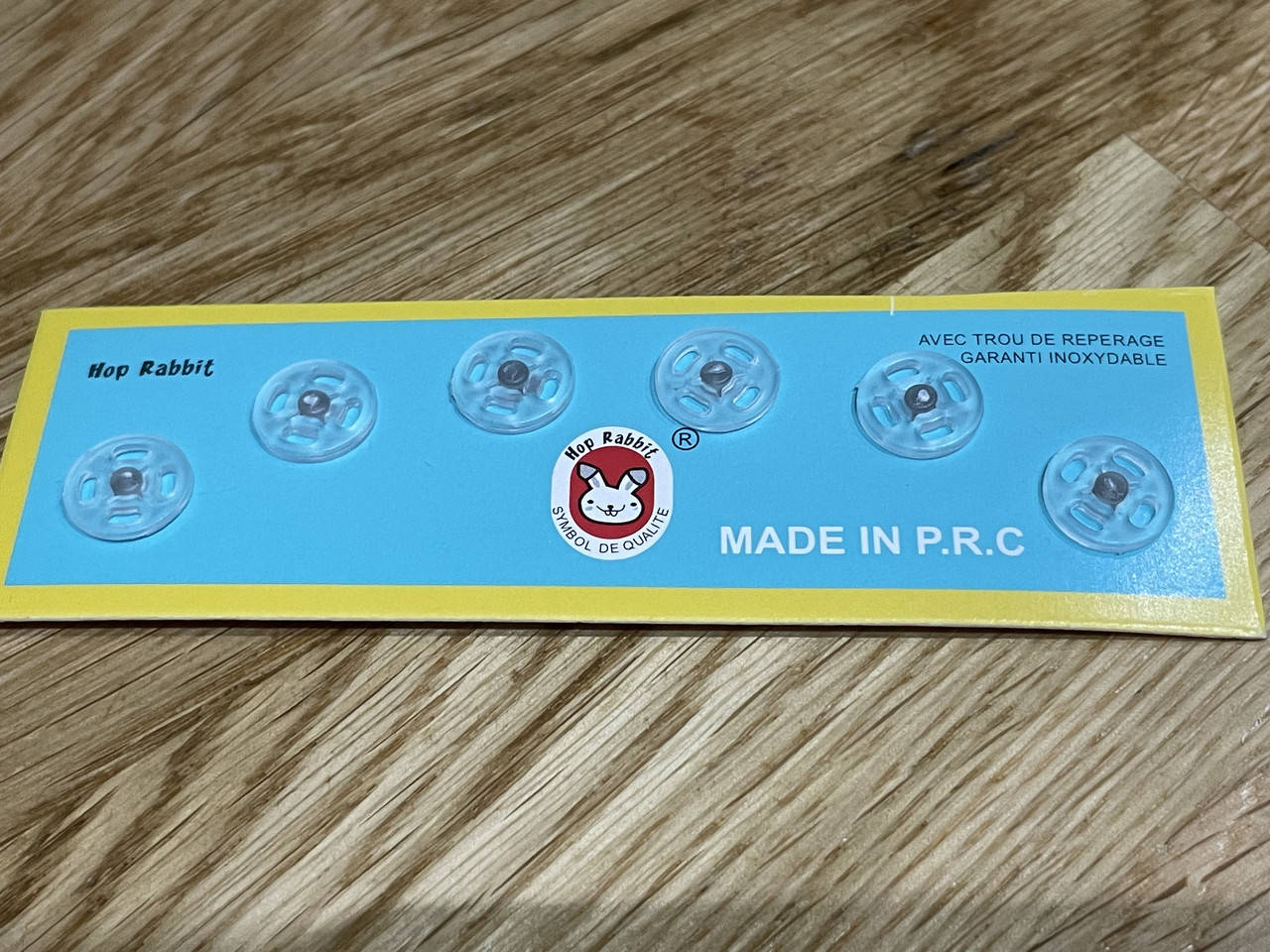 

Кнопка пластик 1см (6шт) №941