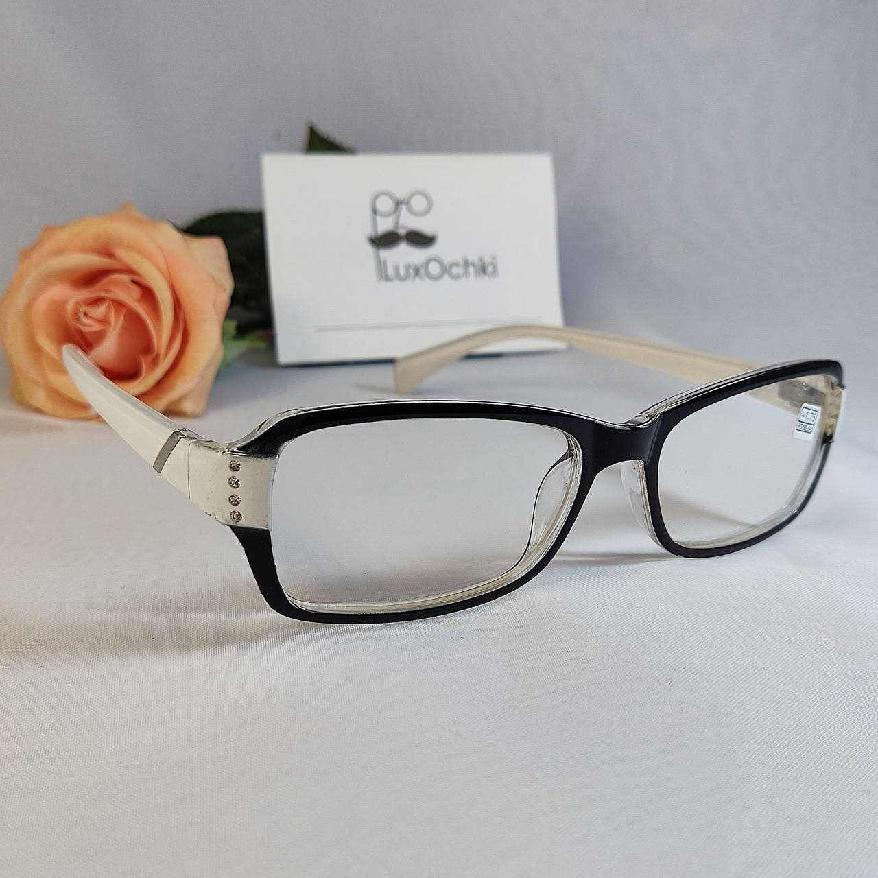 

+2.5 Готовые диоптрические женские очки для зрения в пластиковой оправе белый