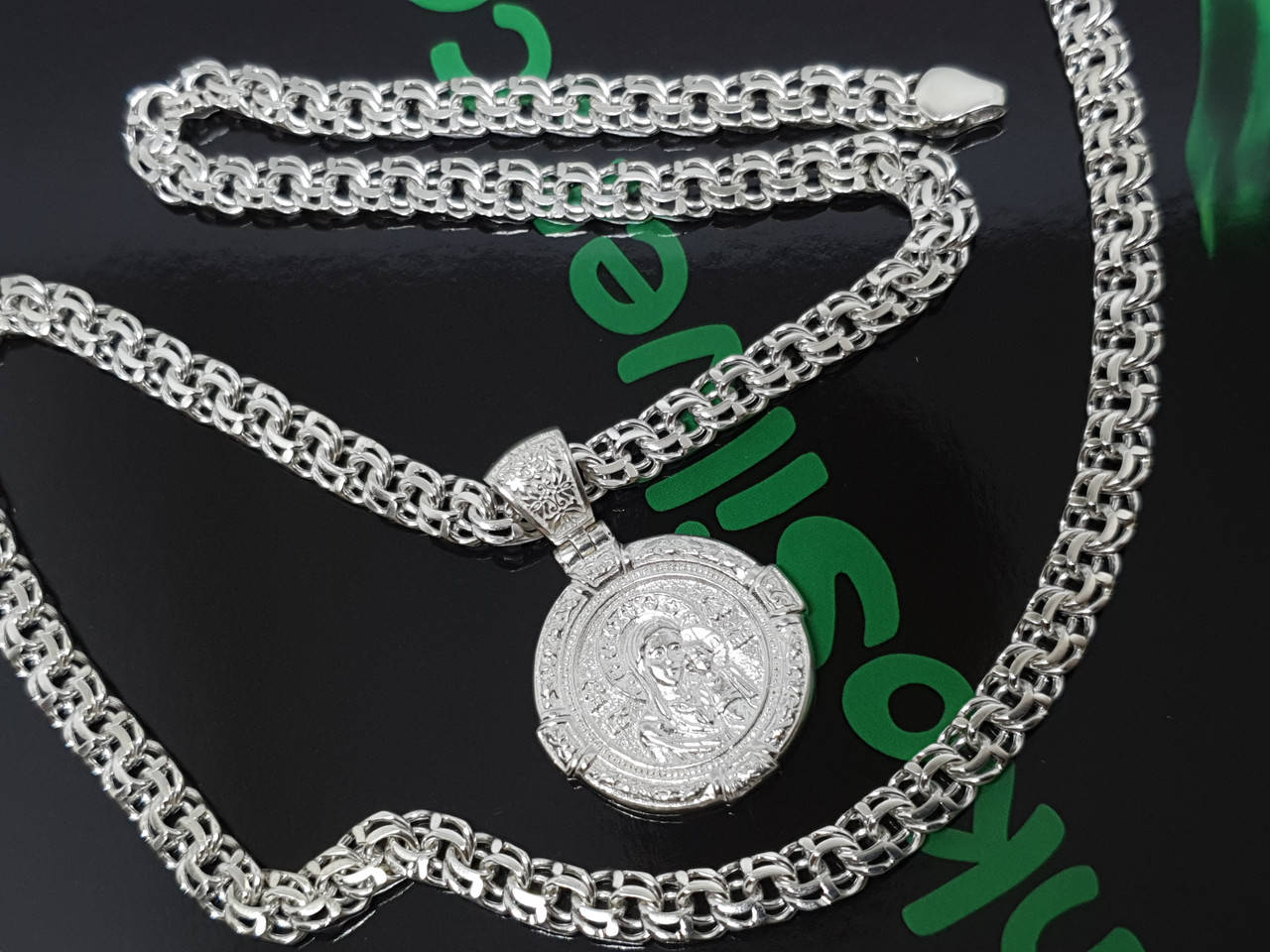 

Серебряная цепочка с иконкой