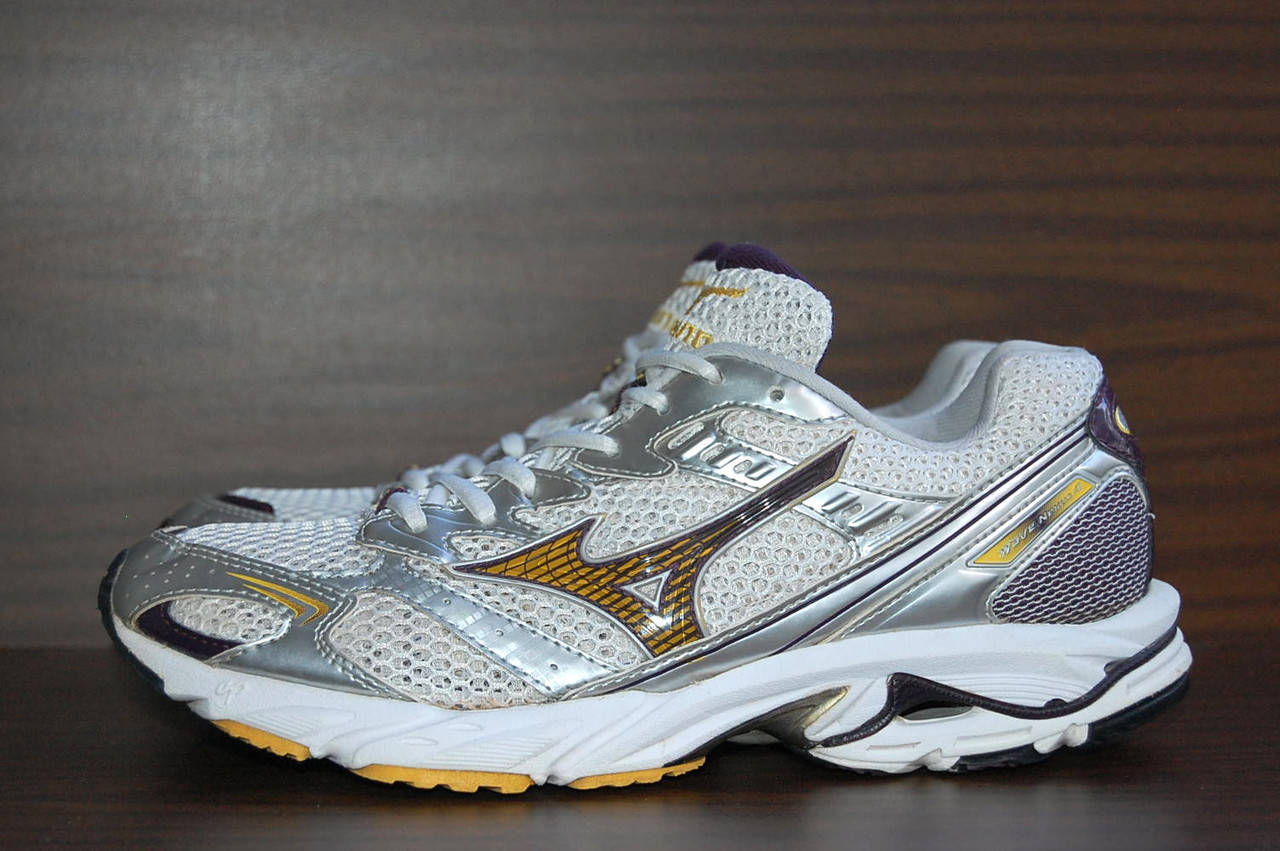 

Кроссовки MIZUNO WAVE NEXUS 4 р.39-40 original VIETNAM