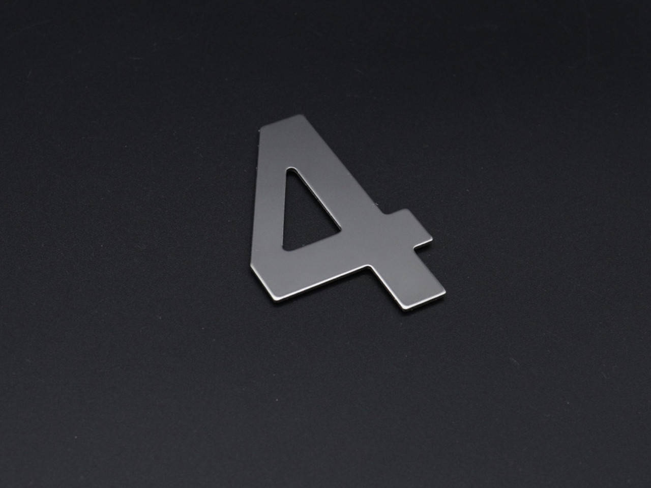 

Металлические цифры из нержавеющей стали. 8см