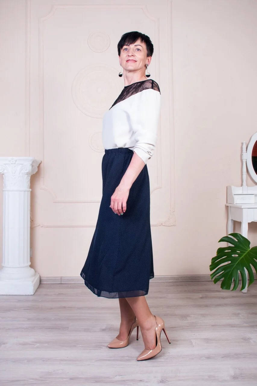 

Женская, прогулочная,летняя юбка "Годе", ткань софт, р-р 52,56,58,60,62,64 ,синяя в горох , спідниця