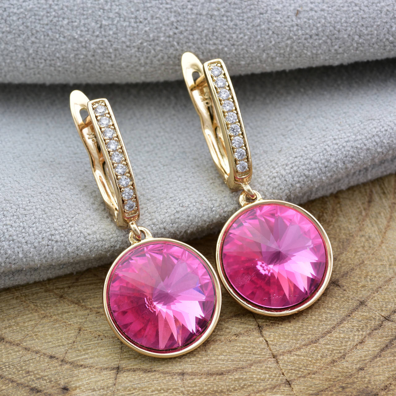 

Серьги Xuping с кристаллами Swarovski 83173 размер 33х13 мм цвет розовый позолота 18К