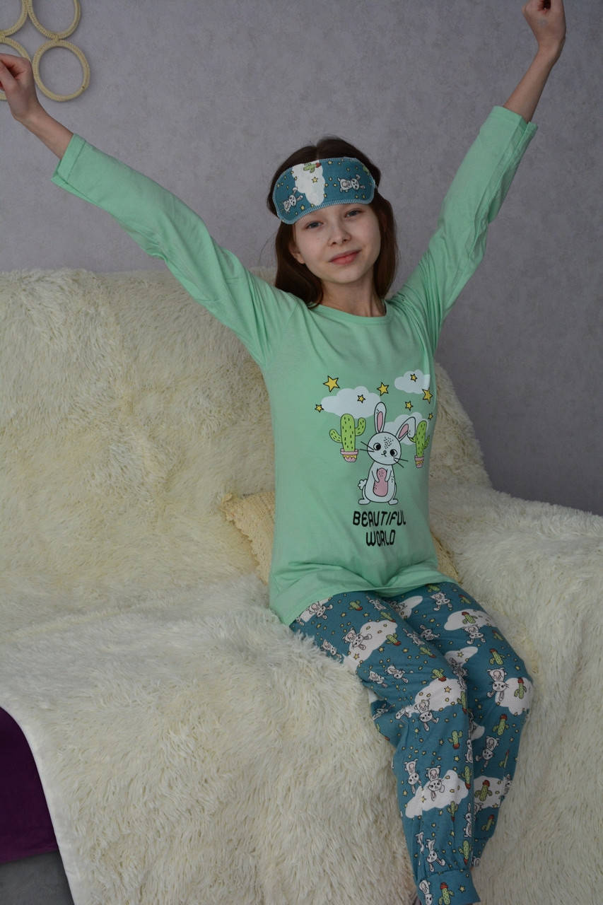 

Гарна та стильна піжамка 140-146