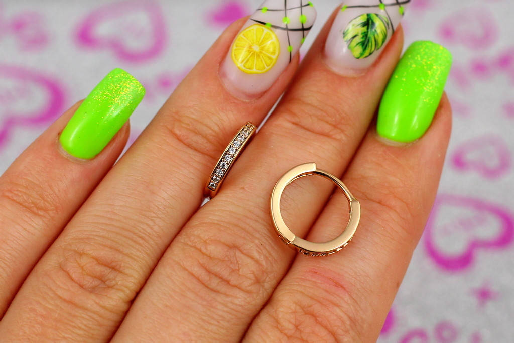 

Серьги Xuping Jewelry кольца с камнями тонкие 1,4 см золотистые