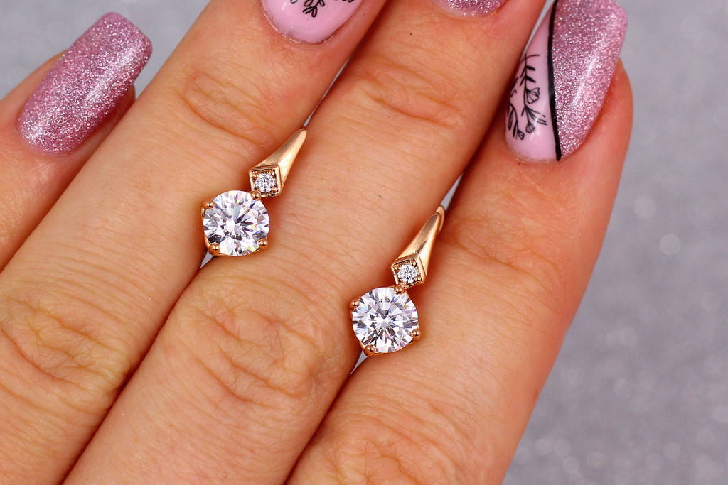 

Серьги Xuping Jewelry сосулька с белыми камнями 1.5 см золотистые