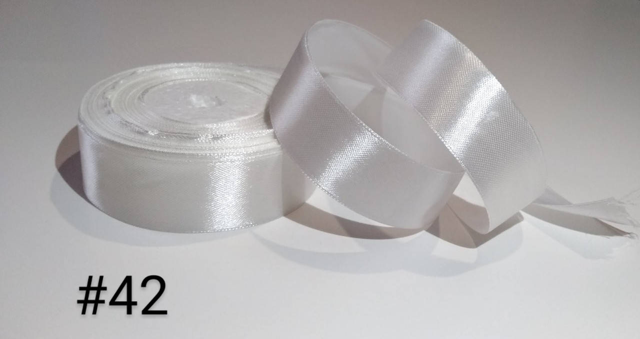 

Стрічка атласна. 2,5 см х 23 м. біла