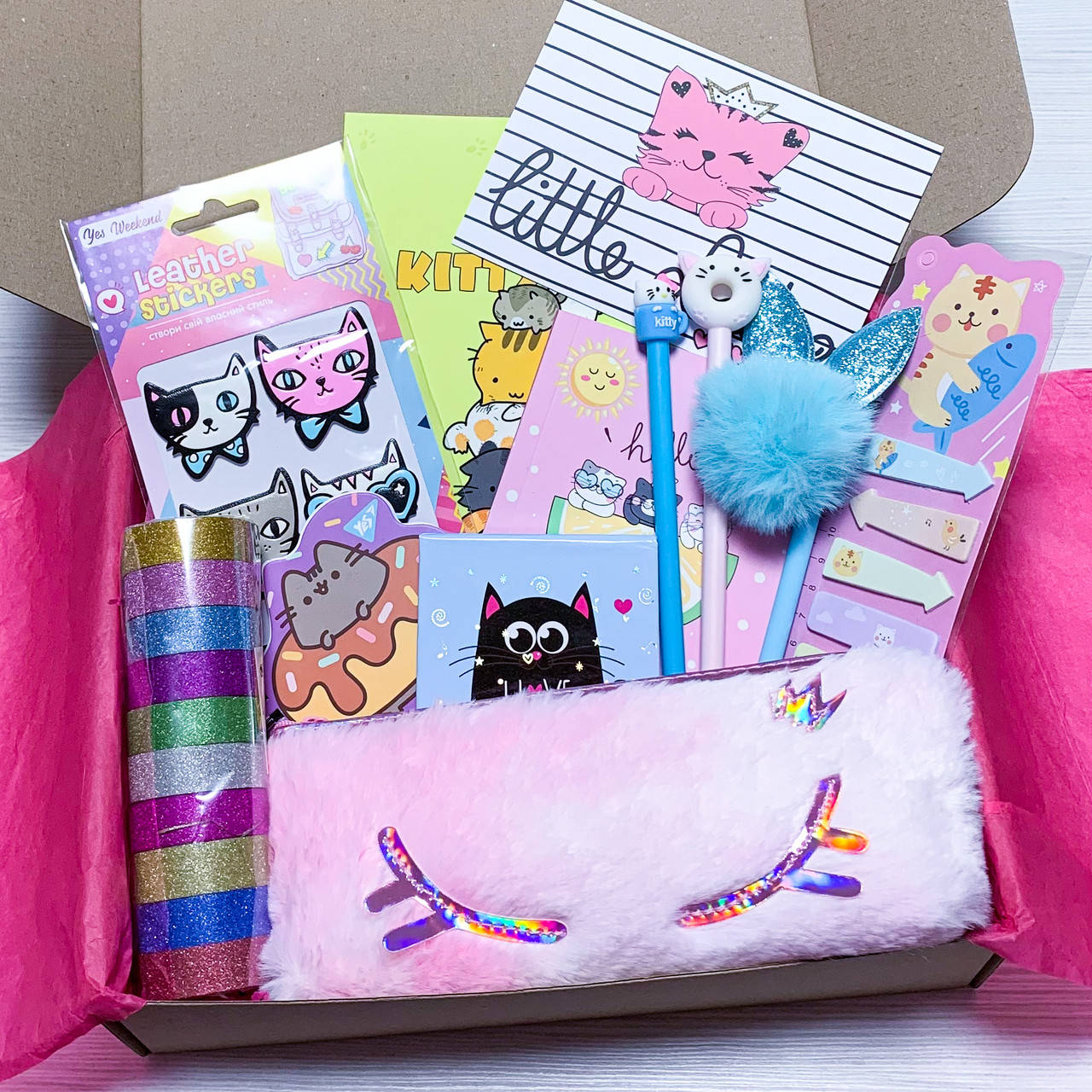

Подарочный бокс для девочки с красивой канцелярией "Cat Box №15"