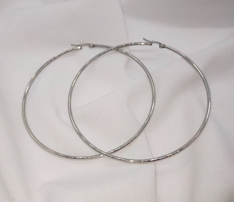 

Серьги-кольца бижутерные(серебро) Ø7 см