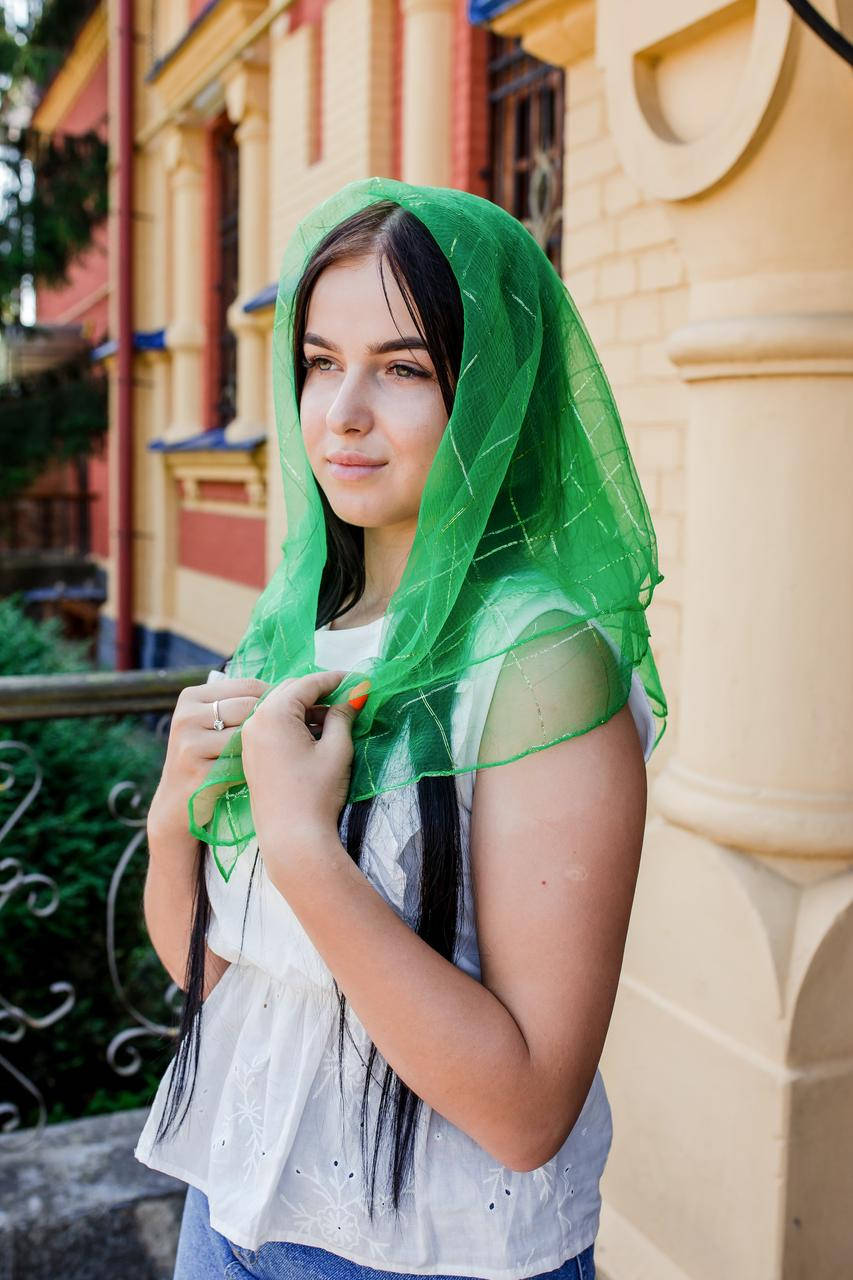 

Платок женский шифоновый церковный однотонный с золотистой клеткой цвет зеленый 80*80, Зелёный