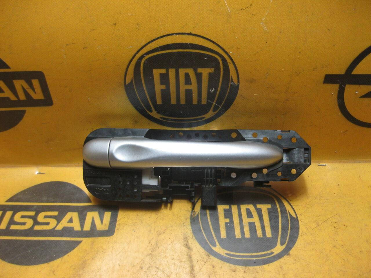 

Б/У Ручка двери передняя правая наружная RENAULT MEGANE III Scenic III 806060042R