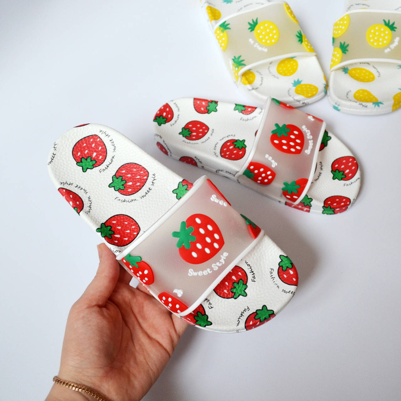 

Шлепки летние "Frutty" клубника В наличии: 37, 41