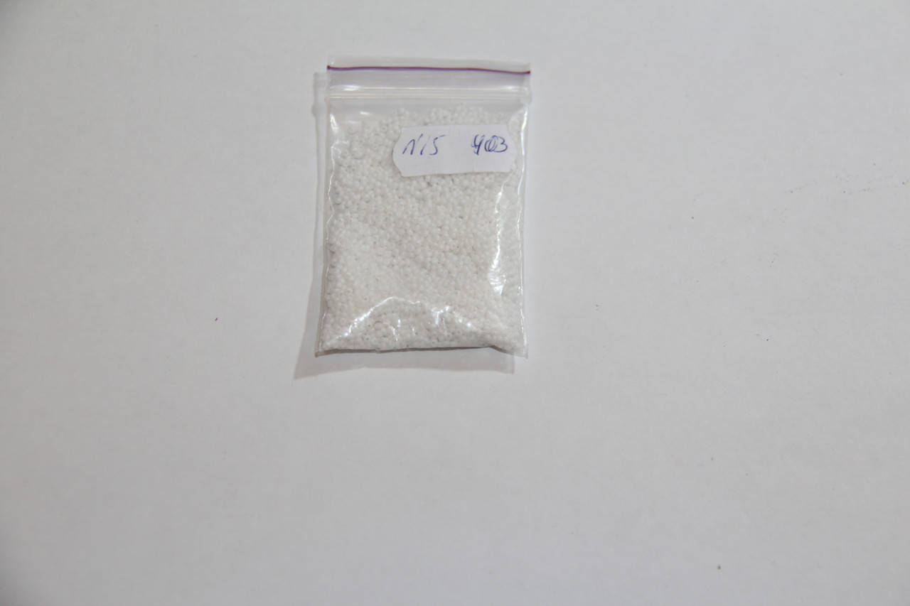 

Бисер чешский, микро. Прециоза. №15. Цвет белый, непрозрачный. №403. Упаковка 10 грамм.