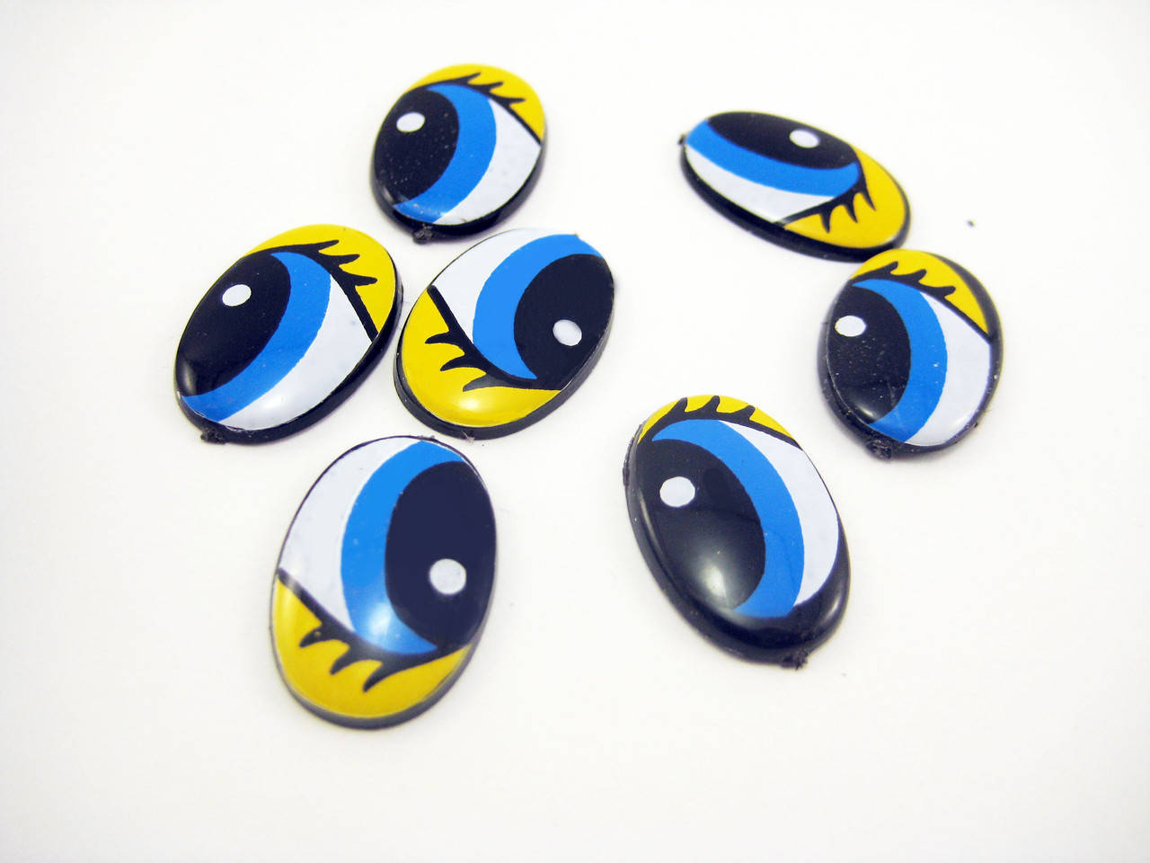 

Глазки с ресницами. Цвет сине-желтый. 17мм