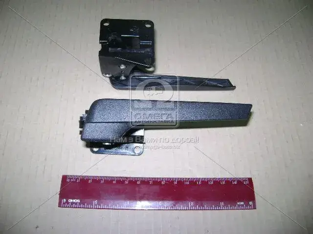 

Ручка двери ВАЗ 2170 Приора передняя правая внутренняя (виробник ДААЗ)