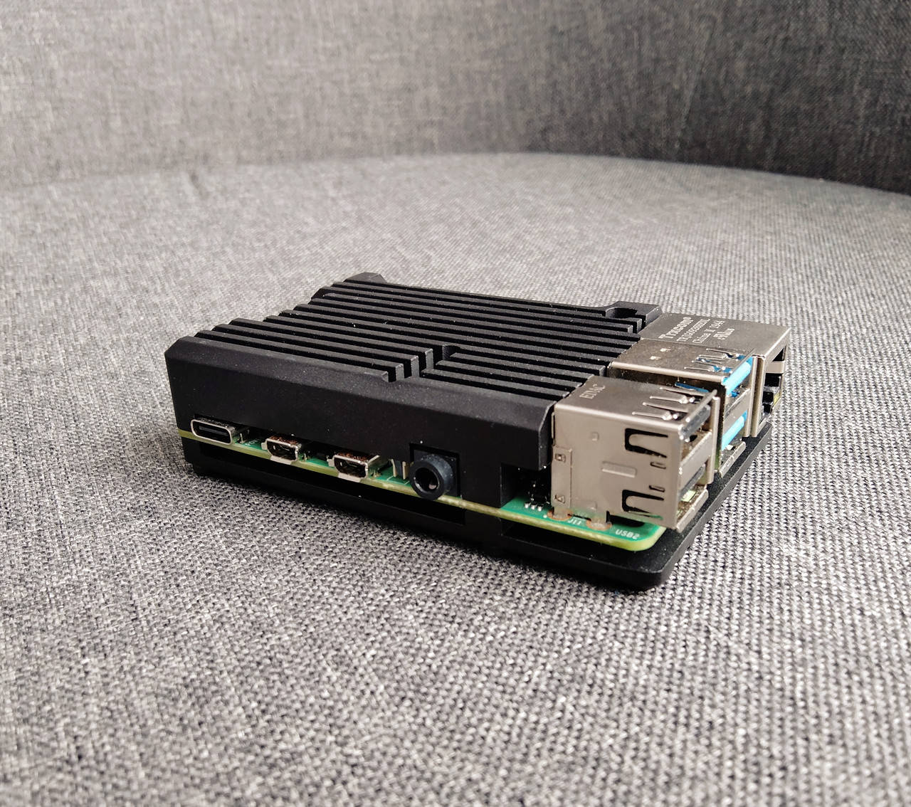 

Корпус радиатор для Raspberry Pi 4B алюминиевый