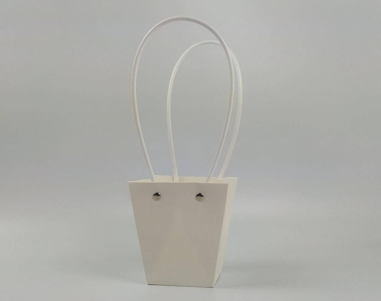 

Сумка картонная с ручкой для Цветов и подарков Белая цвет.ручка