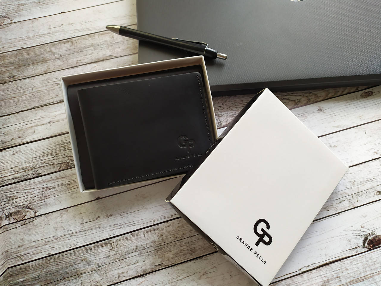 

Кожаное портмоне мужское черное без застежки, матовая кожа, кэжуал, Черный