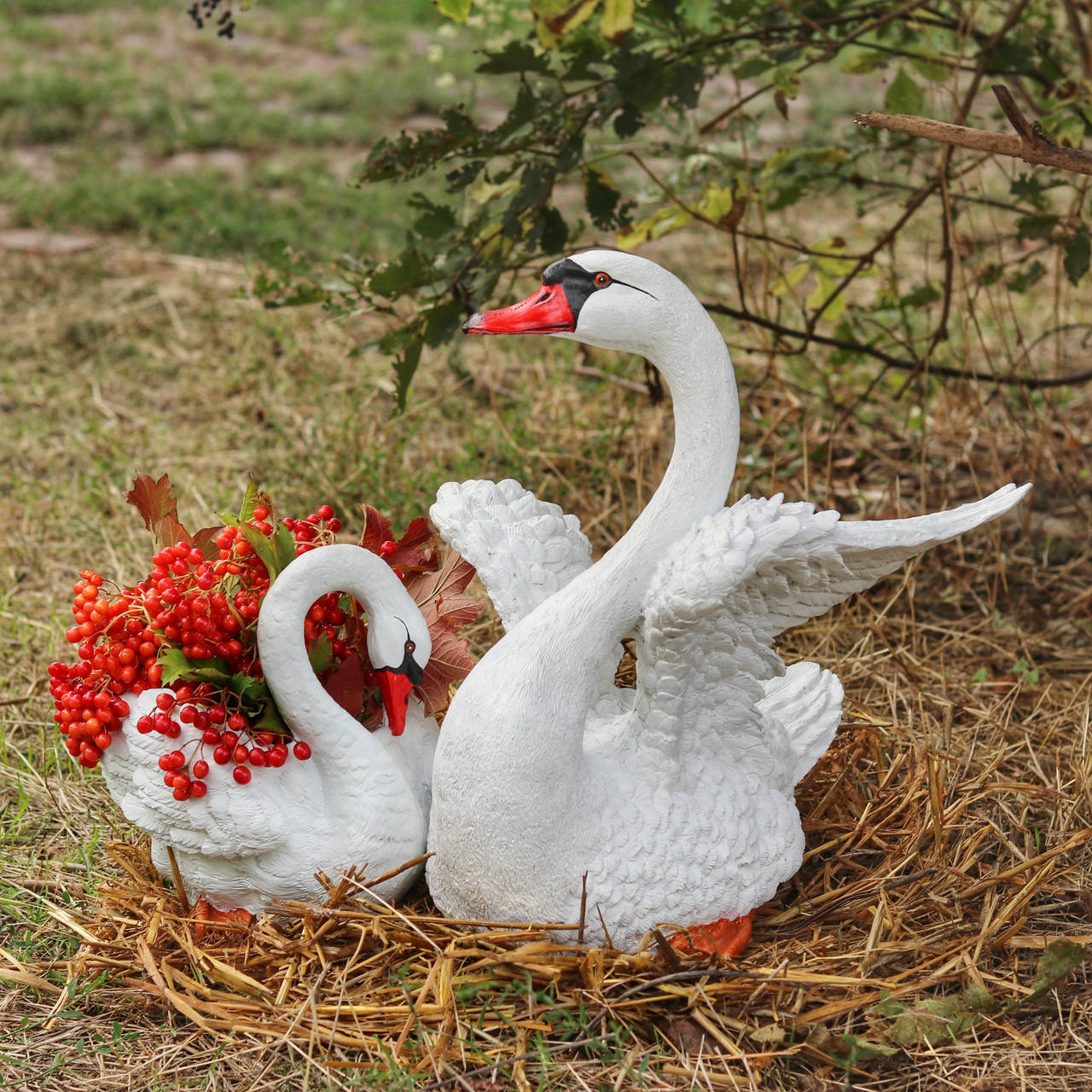 

Комплект Лебедь с крыльями + Лебедь кашпо