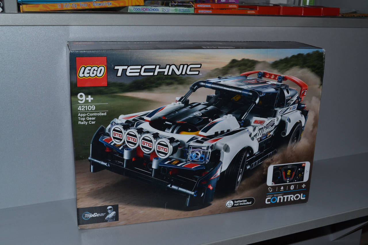 

LEGO Technic Гоночный автомобиль Top Gear на управлении (42109) НОВЫЙ !!!