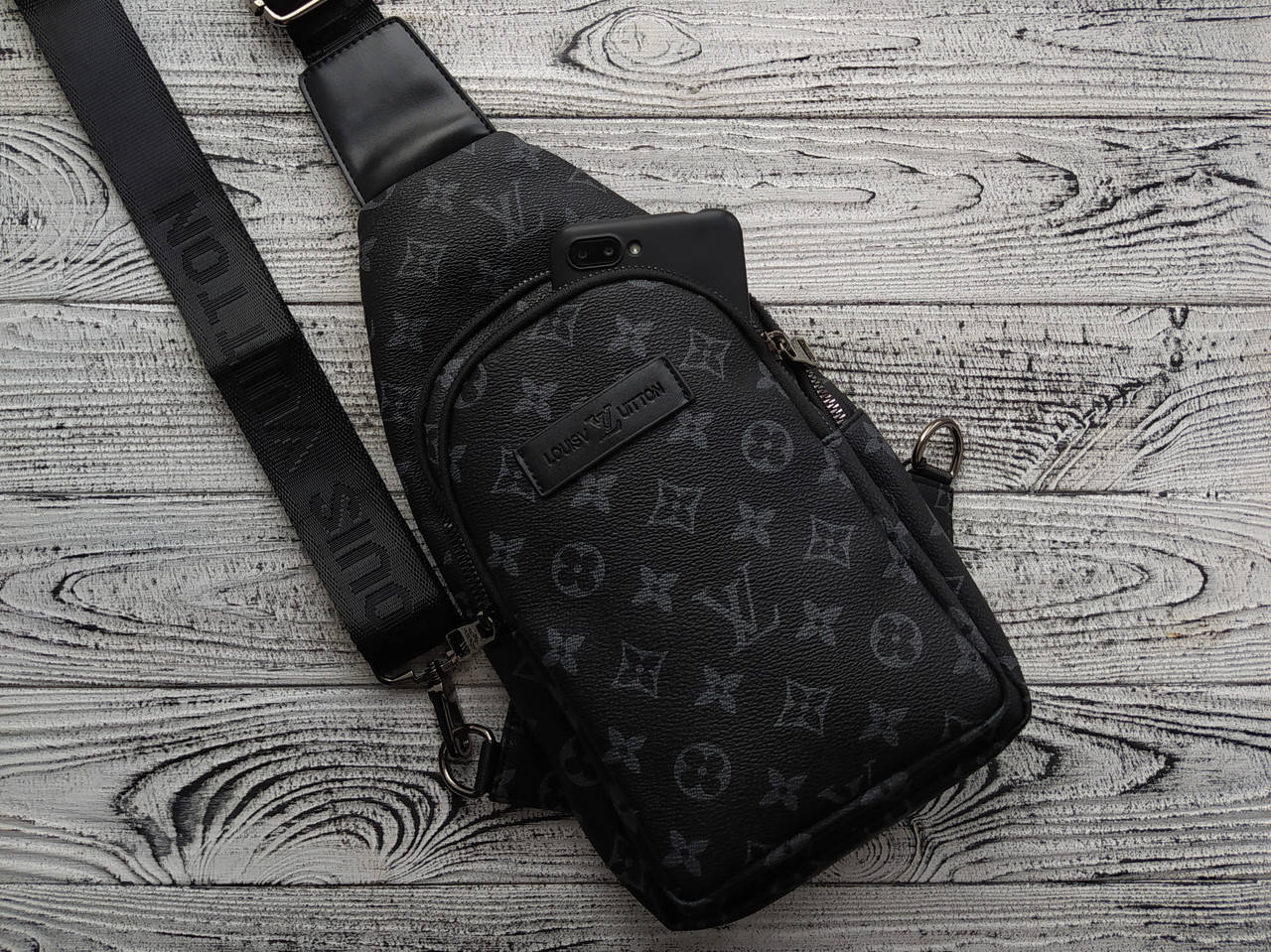 

Мужская сумка слинг Louis Vuitton / Мужские сумки луи витон барсетка / клатч кожаный черный