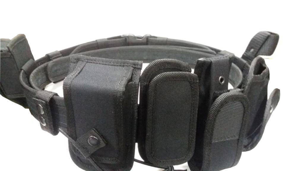 

Разгрузочная поясная система полицейского (из двух поясов и навесных чехлов)