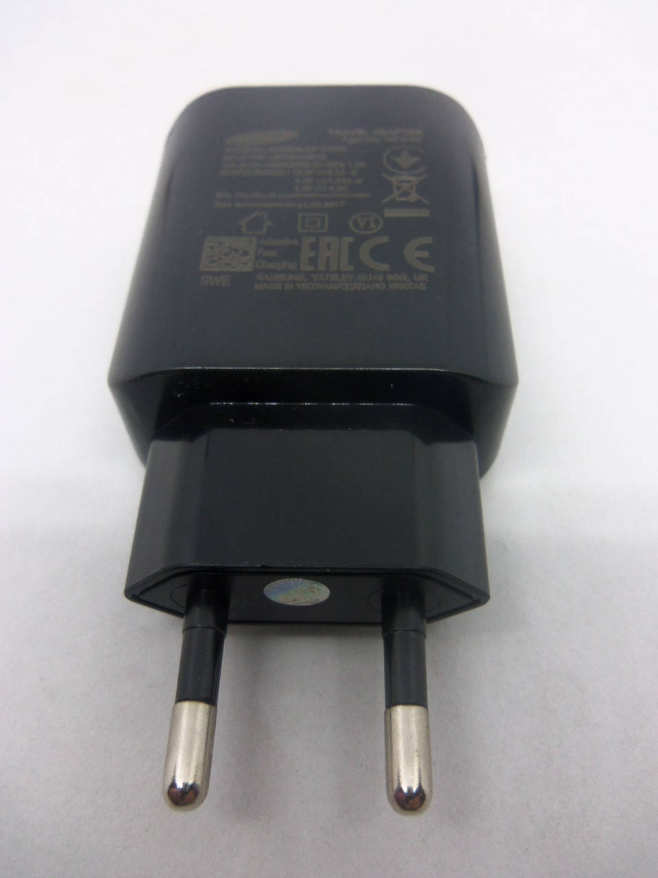 

Блок питания USB 3.0 быстрая зарядка с функцией QUIK CHARGE 5V 9V 12V EP-TA800, Черный